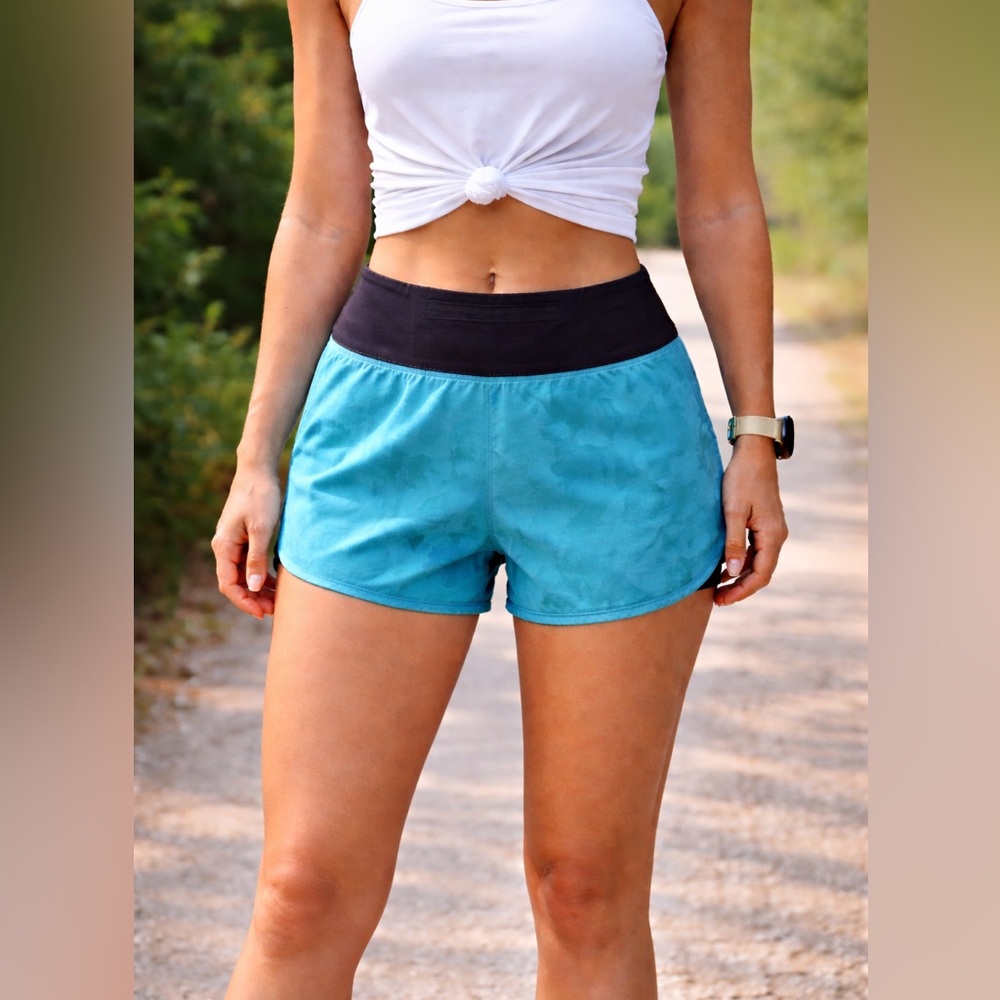 Lululemon speed up tye die shorts size 10